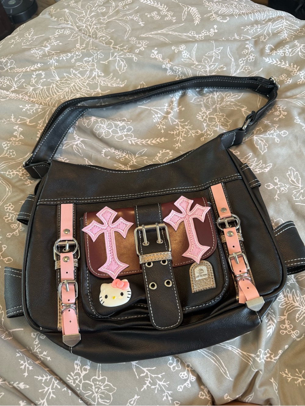 Couture Collection Black Colorblock Shoulder Bag Hello Kitty Applique Zip Buckle